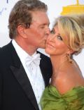 Tom Berenger and Laura Moretti