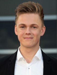 Caspar Lee